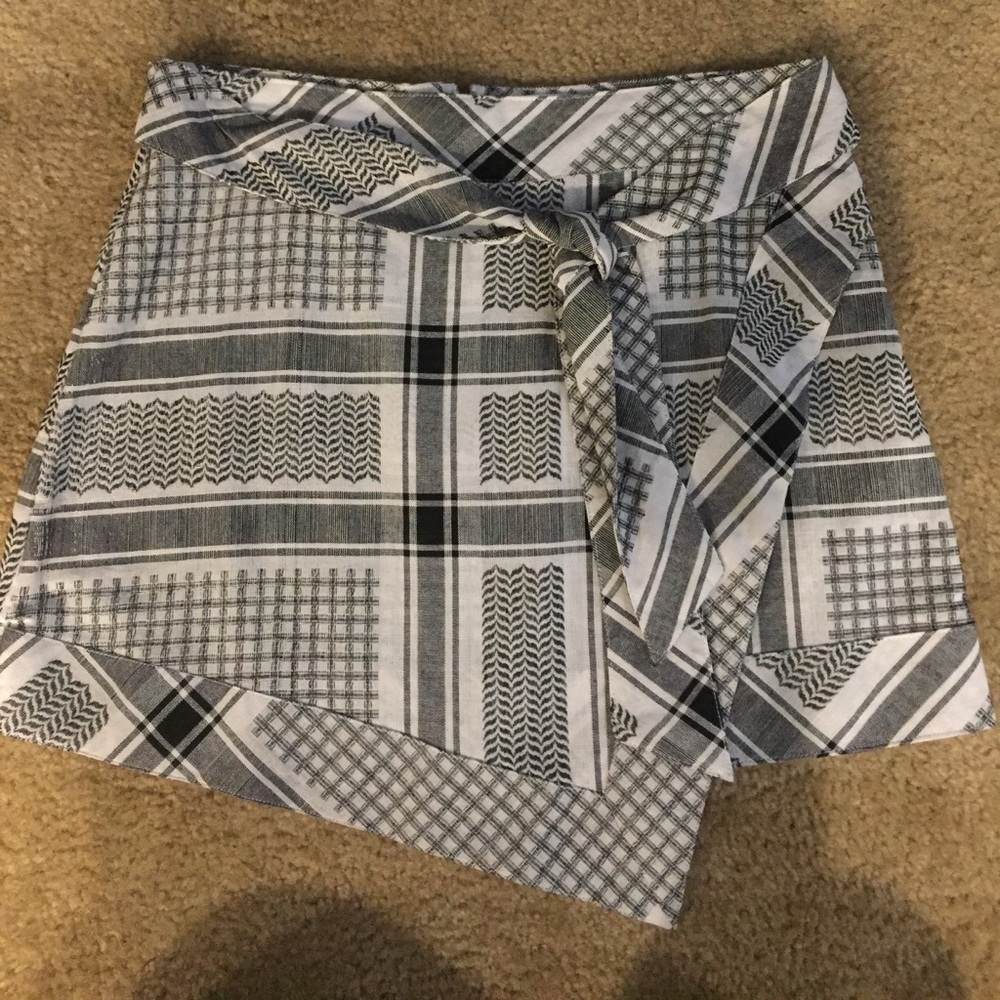Guess skirt